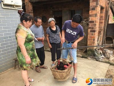 消費扶貧暖人心，技術(shù)服務(wù)助增收——邵陽縣科工信局在貧困村開展家禽銷售技術(shù)服務(wù)活動紀(jì)實